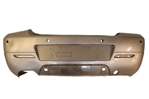 Nárazník zadní lakovací 4x4