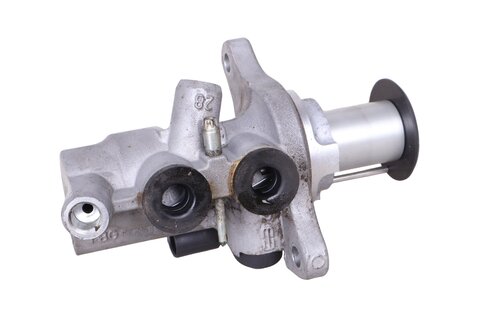 Hlavní brzdový válec 7P0611019