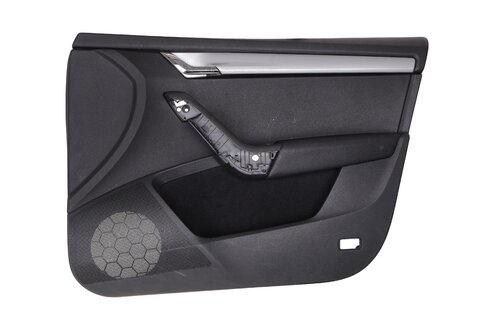 Panel dveří přední pravý černý   mřížkovaná stříbrná lišta 5E1867012