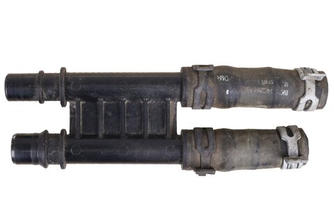 Hadice topení s přírubou BK21-18C266-AF