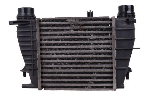Chladič nasávaného vzduchu - intercooler 144618748R