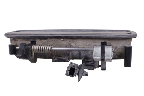 Madlo pátých dveří s mikrospínačem 2K5827565C