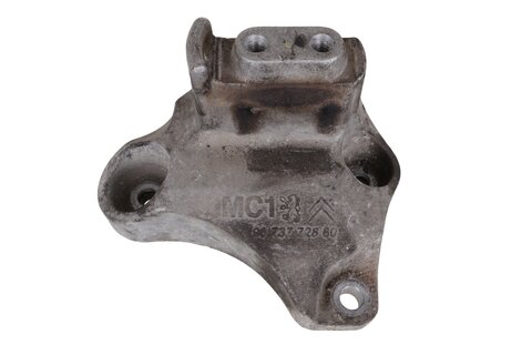 Držák motoru levý 9673772880