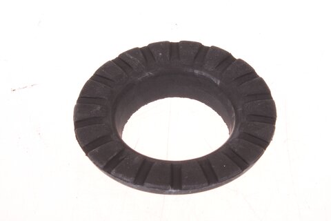 Uložení zadní pružiny spodní