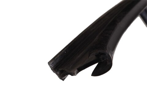 Těsnění okna pravých předních dveří 803270001R