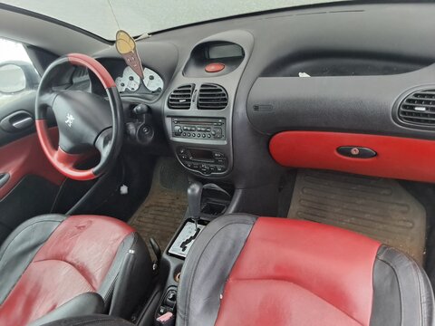 Peugeot 206 CC 1.6 80 kW