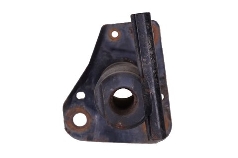 Držák předního nárazníku pravý 8E0807134C