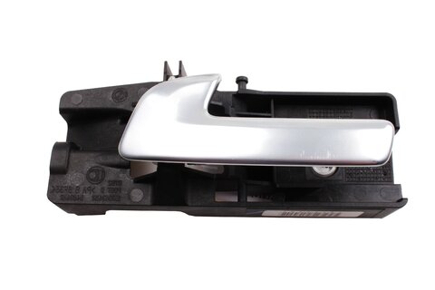 Klika zadních dveří vnitřní levá matná