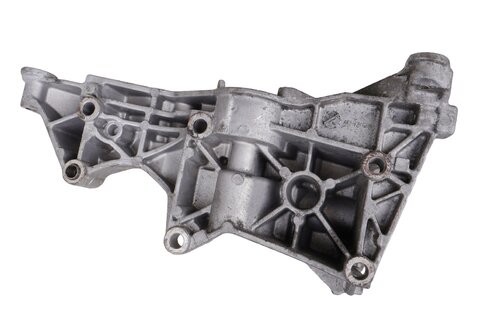 Držák alternátoru 03G903139D