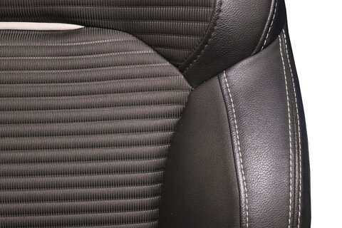 Sedadlo řidiče mechanické/elektrické kůže/látka černé 873706235R