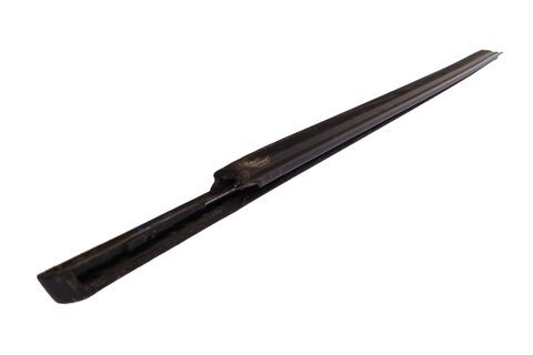 Stírací těsnění skla předních dveří - vnější, pravé (sametka) 808209069R