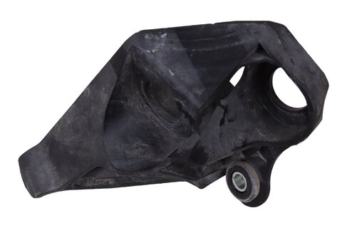 Držák lanovodů řazení na převodovce 1S0711789B