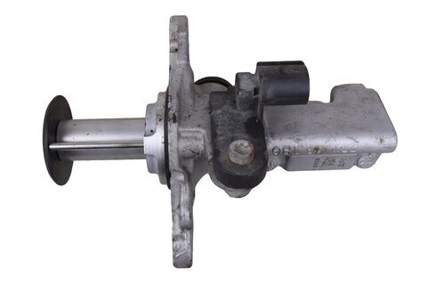 Hlavní brzdový válec 1S1611019