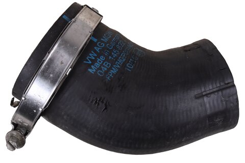 Trubka vzduchová intercooler 04B145822J