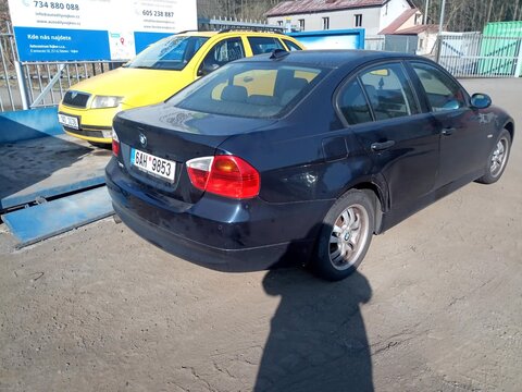 BMW 320i 110kW