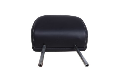 Opěrka hlavy zadní černá kúže střed K1UN01DX9AA