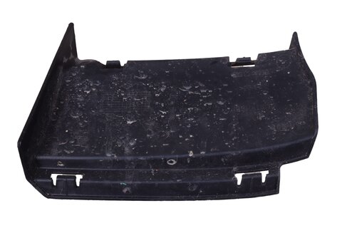 Krytka mřížky předního nárazníku pravá 623124473R