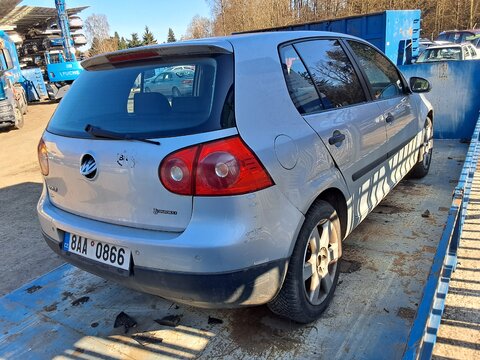 Volkswagen Golf V 1.6 75kW
