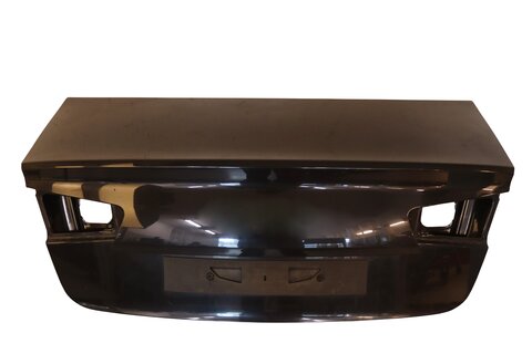 Páté dveře sedan 4G5827023C