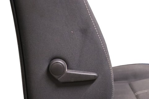 Sedadlo řidiče mechanické černé + bílé prošití 873612993R