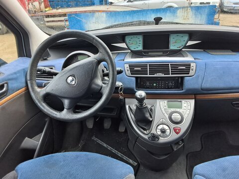 Lancia Phedra 2.2JTD 94kW