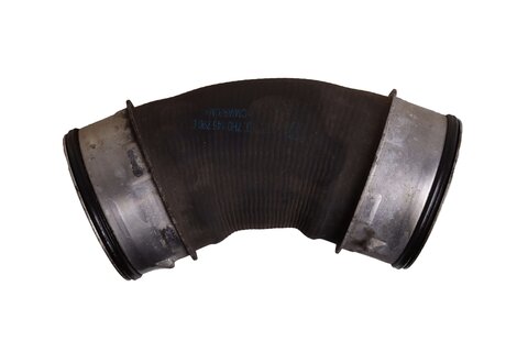 Hadice plnícího vzduchu - intercooler 7H0145790E