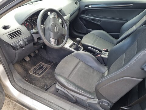 Opel Astra (H) 1.6 77kW