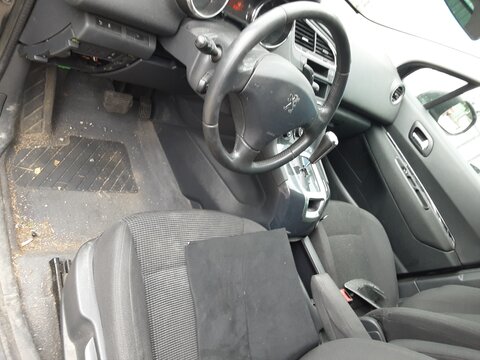 Peugeot 5008 1.6HDi 84kW
