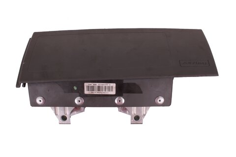 Kolenní airbag řidiče