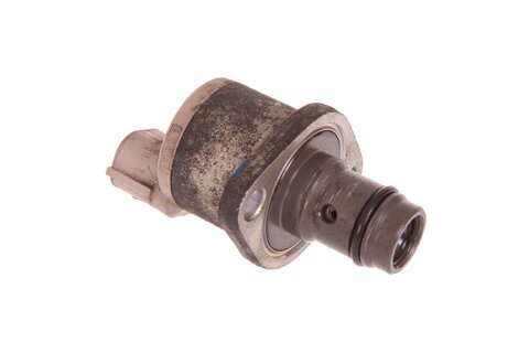 Ventil pro regulaci tlaku paliva