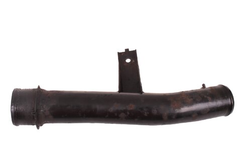 Trubka vzduchu před intercoolerem