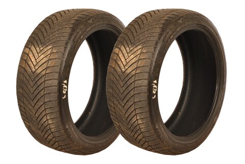 Sada 2 pneumatik CELOROCNÍ 235/40 19R 96Y  tristar all season power  (5,5mm) rok 2023
