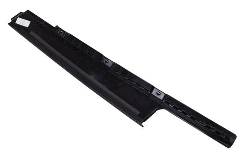 Krycí panel dveří přední levý (černá lesklá) 575837901B
