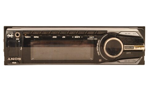 Autorádio  (AUX, USB,CD) univerzální