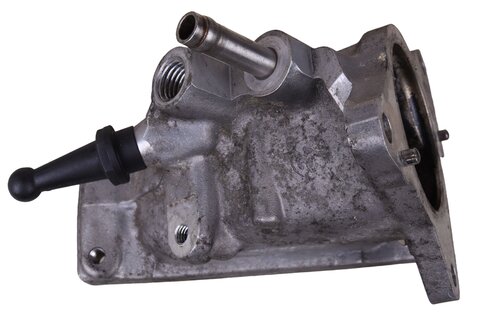Přípojné hrdlo škrtící klapky 04L128637B