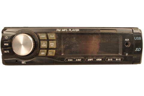 Autorádio s ( SD,USB,AUX,MP3 ) univerzální