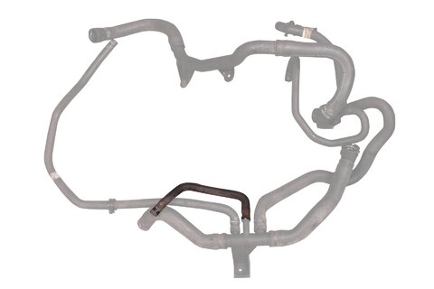 Hadice vody od plastové spojky k výměníku oleje