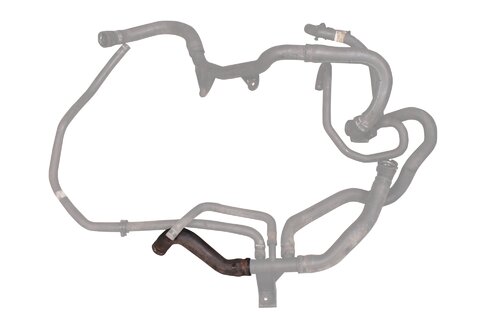 Hadice vody od plastové spojky k vodnímu čerpadlu