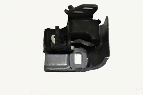 Gumový závěs s kovovým úchytem