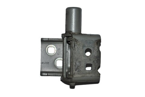 Levý přední spodní pant dveří