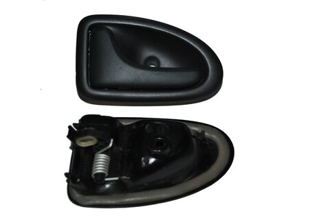 Levá vnitřní klika přední / zadní ovládaná táhlem