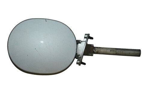 Dvířka nádrže (sedan)