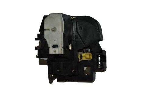 Levý zámek předních dveří