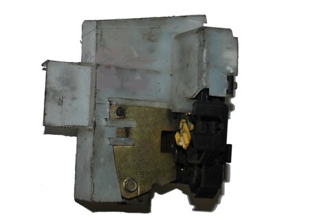 Levý zámek předních dveří