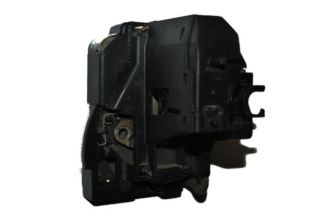 Pravý zámek zadních dveří