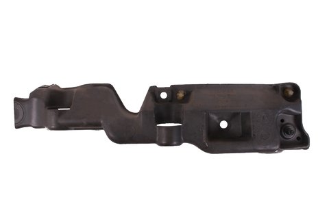 Pravý držák předního blatníku