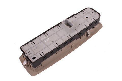 Tlačítka stahování předních a zadních oken s dojezdem a ovládání zrcátek