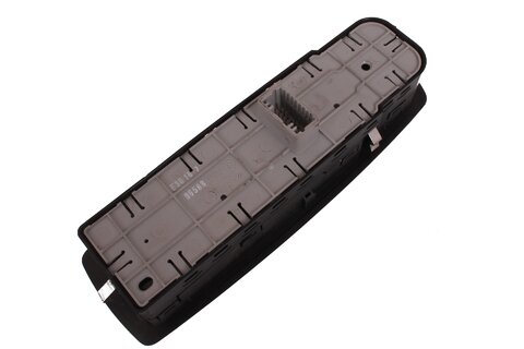 Tlačítka stahování předních a zadních oken s dojezdem a ovládání zrcátek