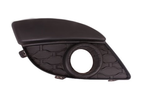 Pravá větrací mřížka nárazníku s otvorem pro mlhovky