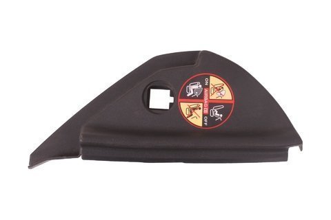 Pravý kryt palubní desky s otvorem pro tlačítko vypnutí airbagu